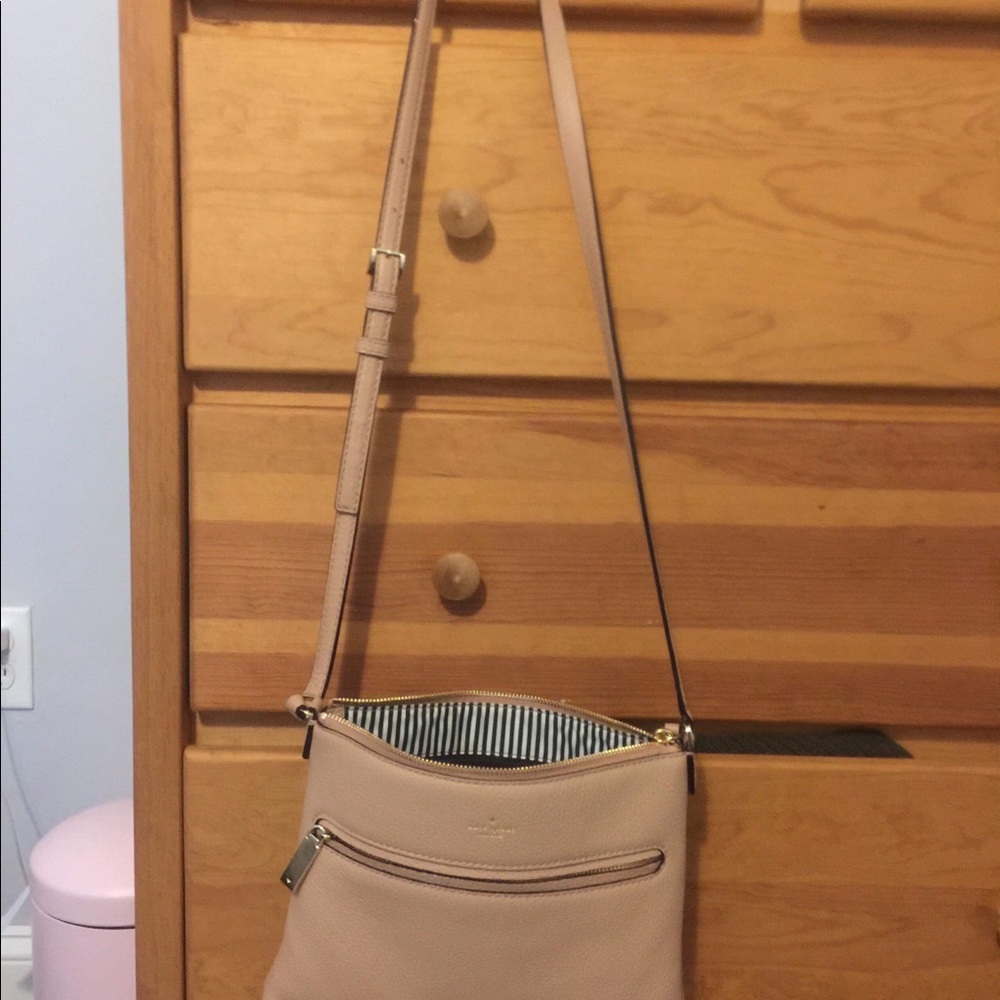 Brand New. Never used. Kate Spade Crossbody - Picture 3 of 4